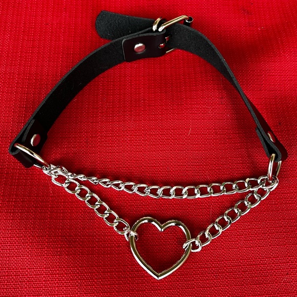 Heart choker necklace adjustable black leather buckle strap . - Picture 3 of 12